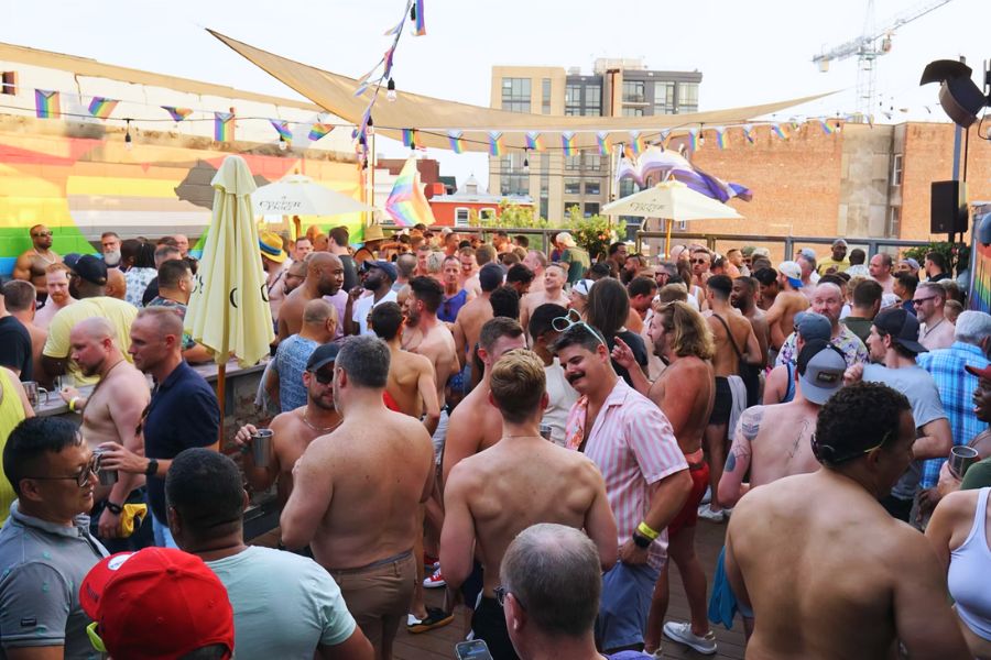 UPROAR Lounge & Restaurant